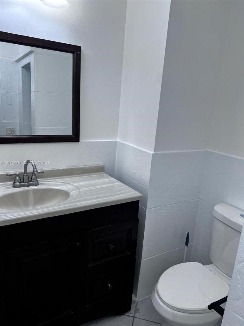 109 SW 1st Ave, Hallandale Beach, FL 33009 Photo