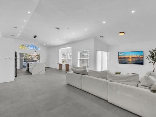 4962 SW 32nd Way , Hollywood, FL 33312