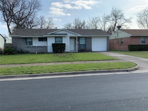 522 Summit Ridge Drive, Duncanville, TX 75116