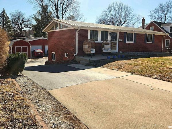 2220 MAPLE Street, Quincy, IL 62301