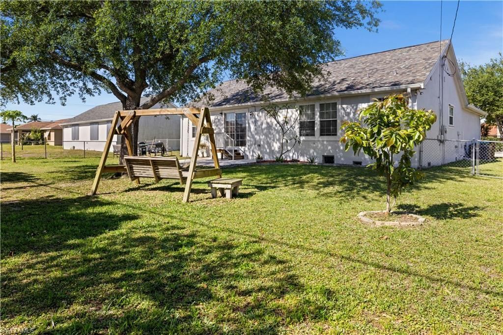 125 NE 11th Pl , Cape Coral, FL 33909 Photo