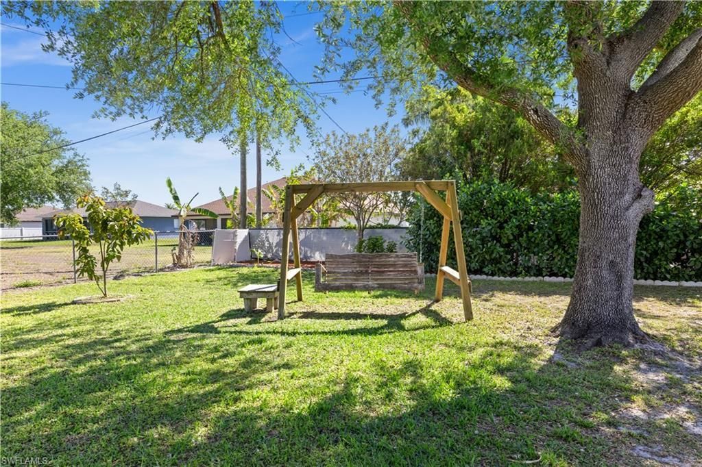 125 NE 11th Pl , Cape Coral, FL 33909 Photo