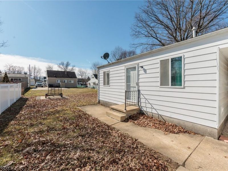 1144 Sutherland Avenue, Akron, OH 44314 Photo 3