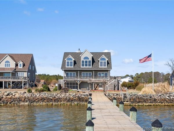 1992 Cross Road , Hayes, VA 23072