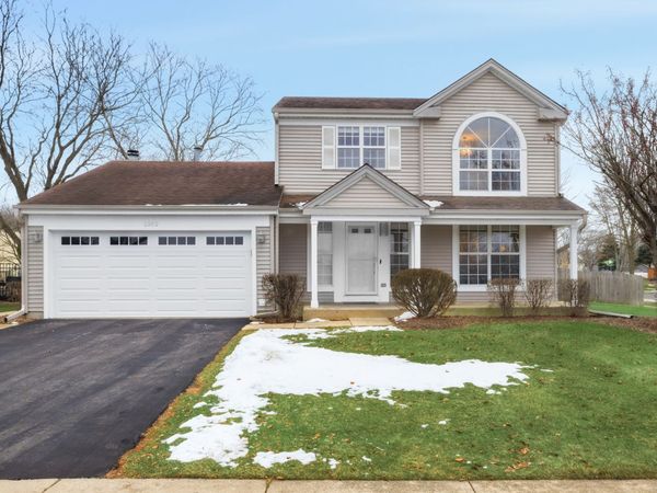 1360 Rose Avenue , Carol Stream, IL 60188