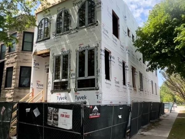 3456 N Claremont Avenue, Chicago, IL 60657