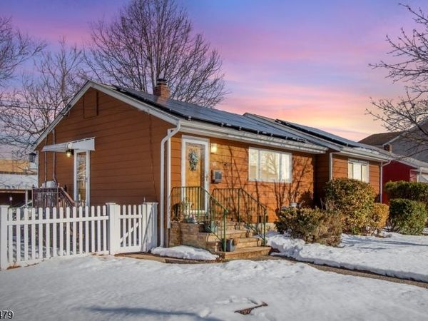 38 George St, Saddle Brook, NJ 07663