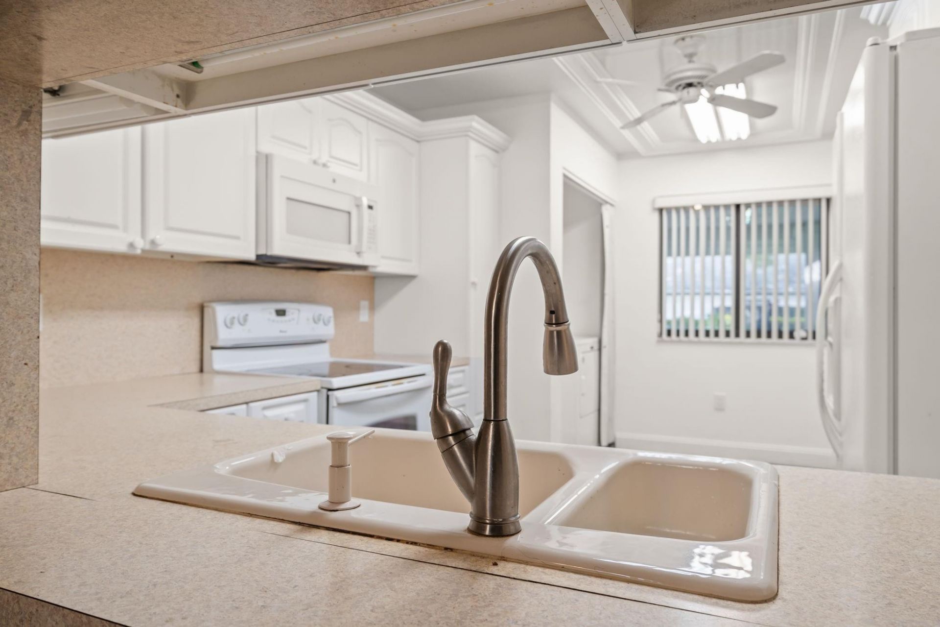 370 Fairway Circle, Unit 13, Weston, FL 33326 Photo