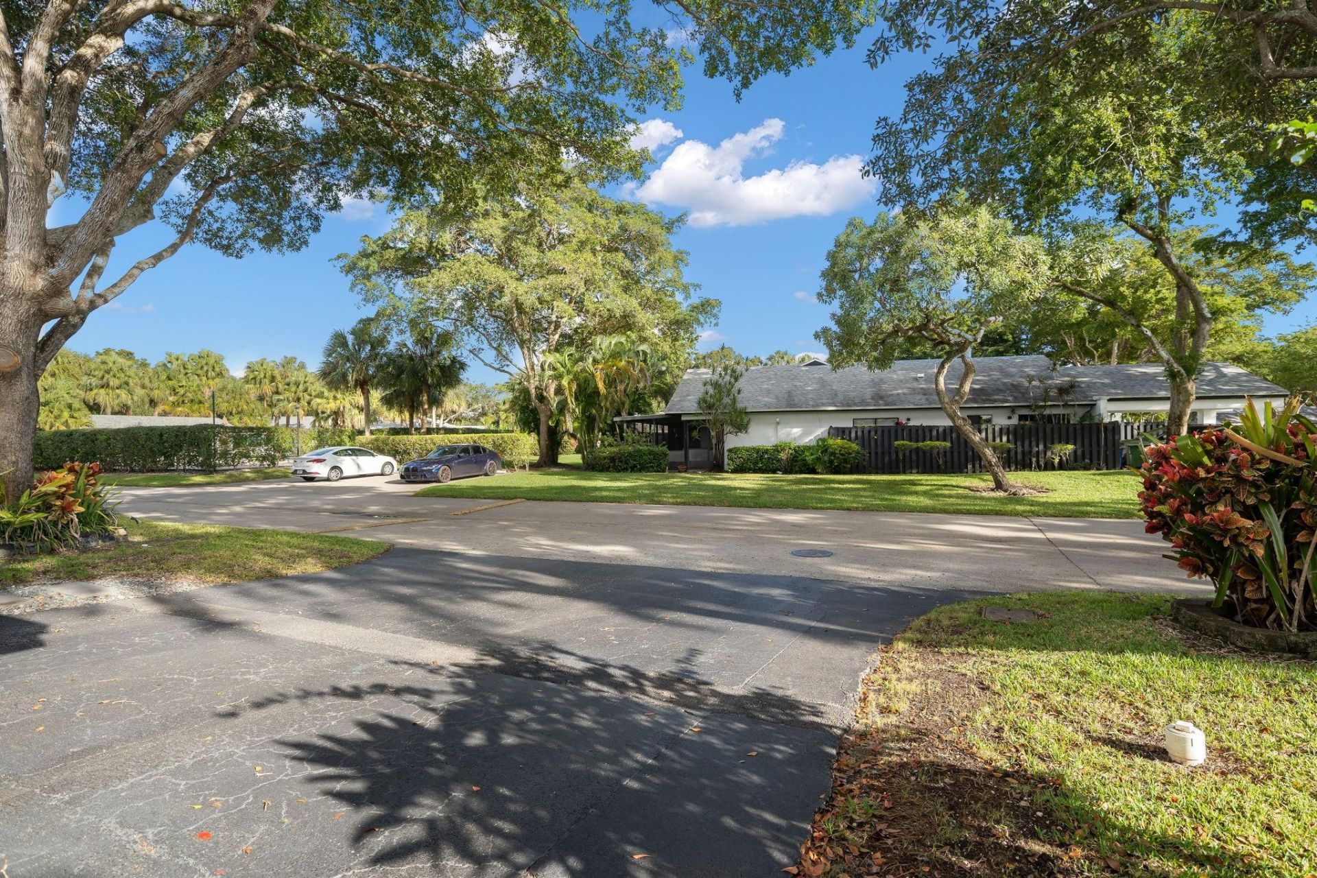 370 Fairway Circle, Unit 13, Weston, FL 33326 Photo