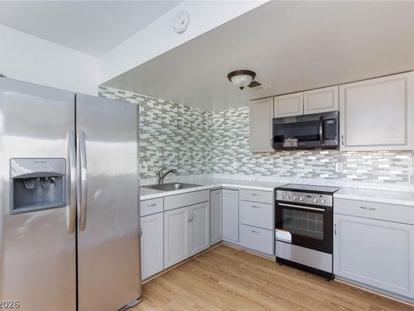 3821 1/2 Daisy Street , Unit 26, Las Vegas, NV 89119