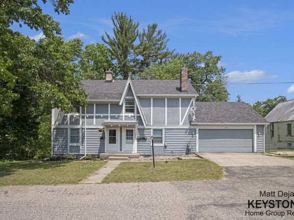 8755 Belding Road NE, Rockford, MI 49341