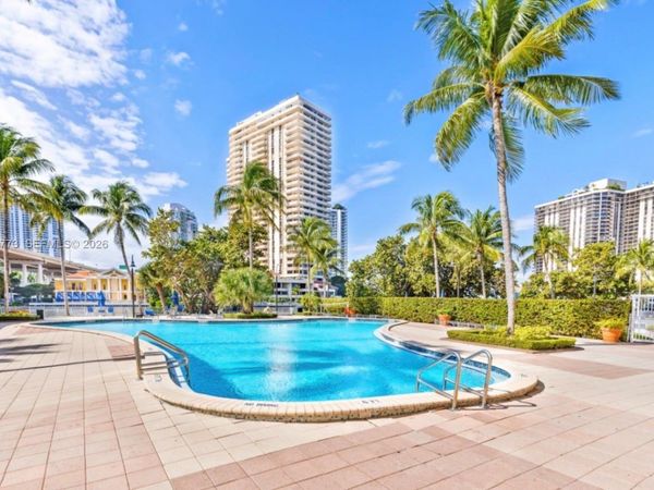19390 Collins Ave, Unit 1219, Sunny Isles Beach, FL 33160