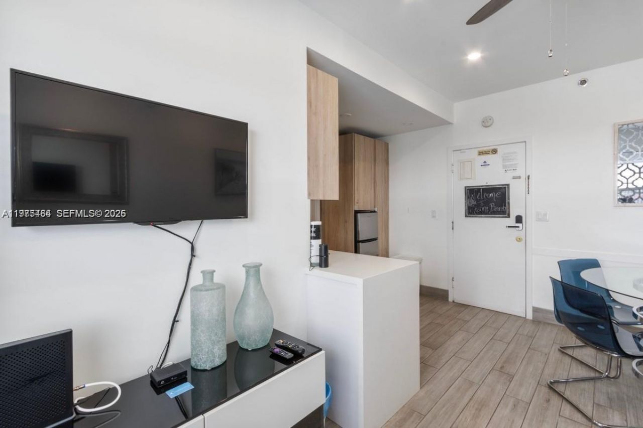 335 Ocean Dr, Unit 122, Miami Beach, FL 33139 Photo