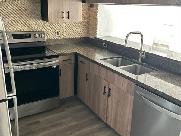 440 S Park Rd, Unit 4-202, Hollywood, FL 33021