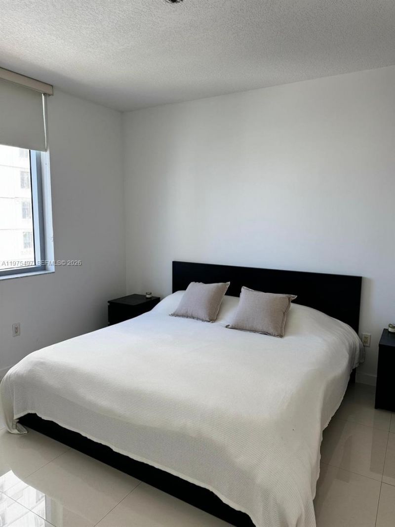 1050 Brickell Ave, Unit 2908, Miami, FL 33131 Photo