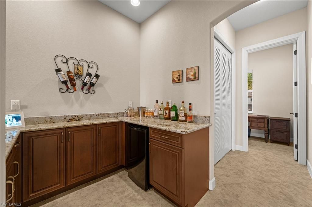 8069 Players Cove Dr, Unit 202, Naples, FL 34113 Photo