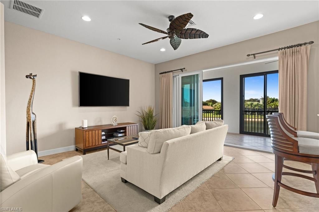 8069 Players Cove Dr, Unit 202, Naples, FL 34113 Photo