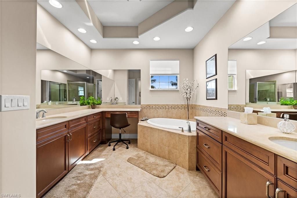 8069 Players Cove Dr, Unit 202, Naples, FL 34113 Photo
