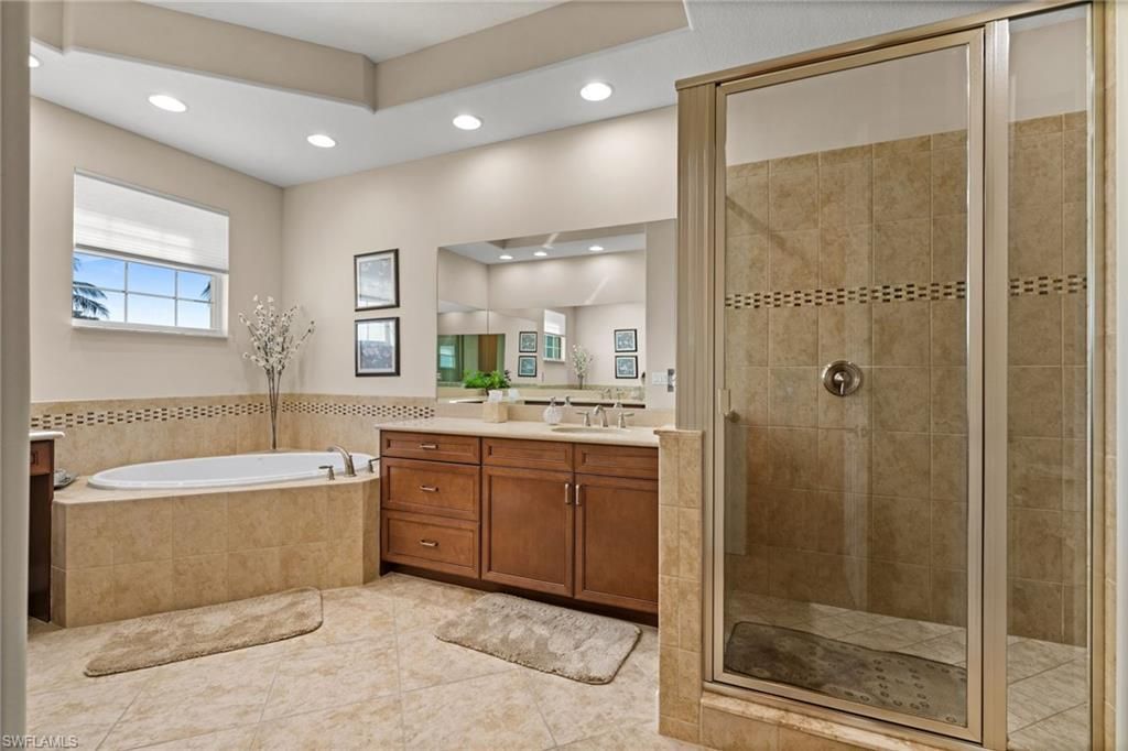8069 Players Cove Dr, Unit 202, Naples, FL 34113 Photo