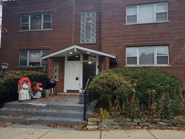 144 Ann Street , Unit 8, Clarendon Hills, IL 60514