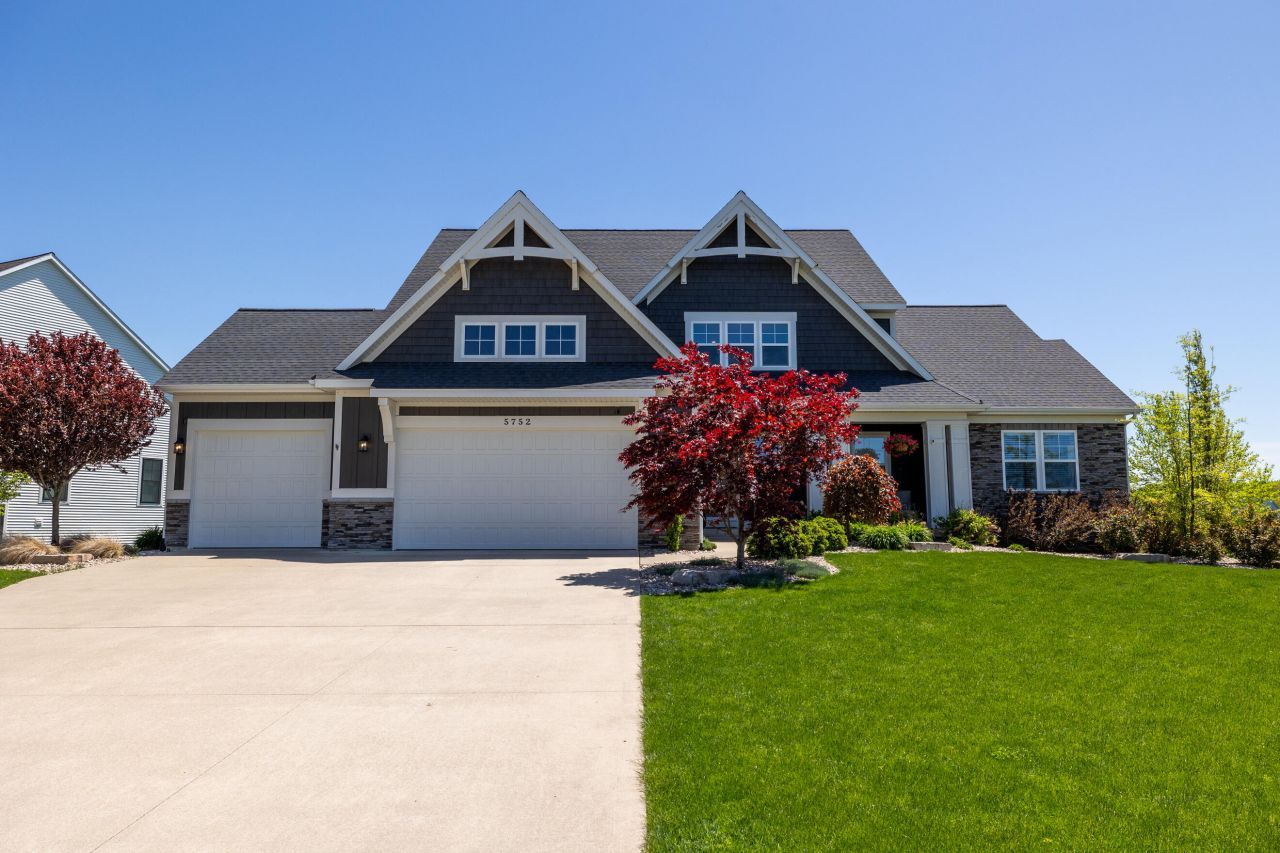 5752 Stonebridge Drive Sw, Grandville, MI 49418 Main Photo