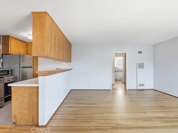 1020 E 2nd Street, Unit 10, Long Beach, CA 90802