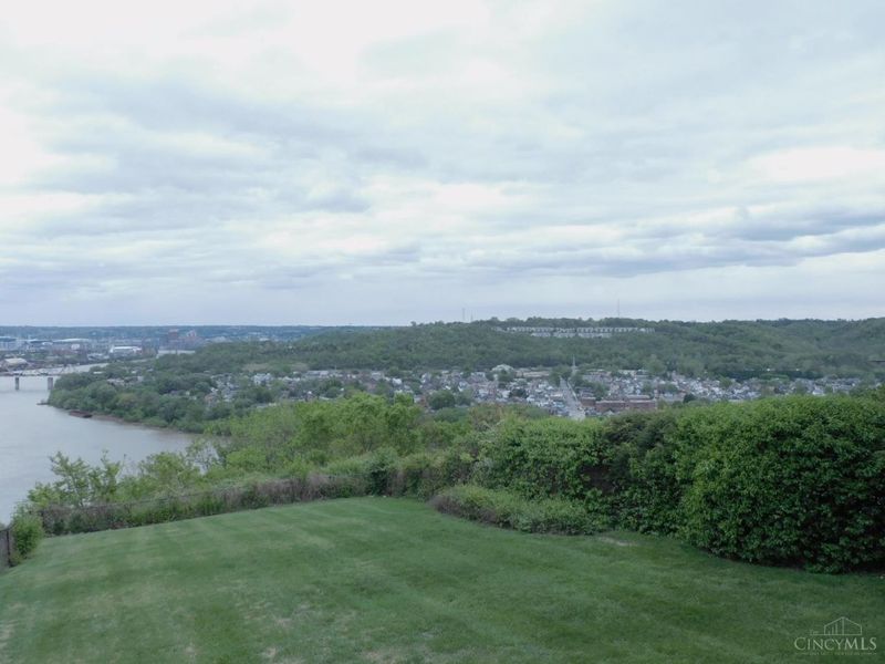 400 Grand Avenue, Cincinnati, OH 45205 Photo 35