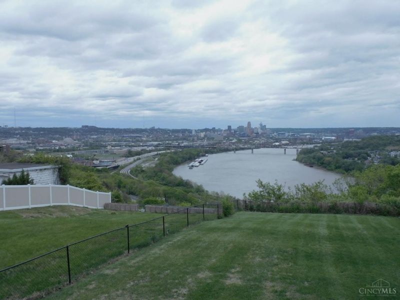 400 Grand Avenue, Cincinnati, OH 45205 Photo 4