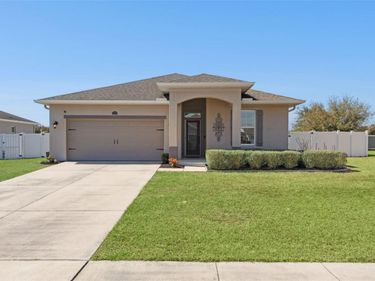 37027 SCENIC BLUFF DRIVE , GRAND ISLAND, FL 32735