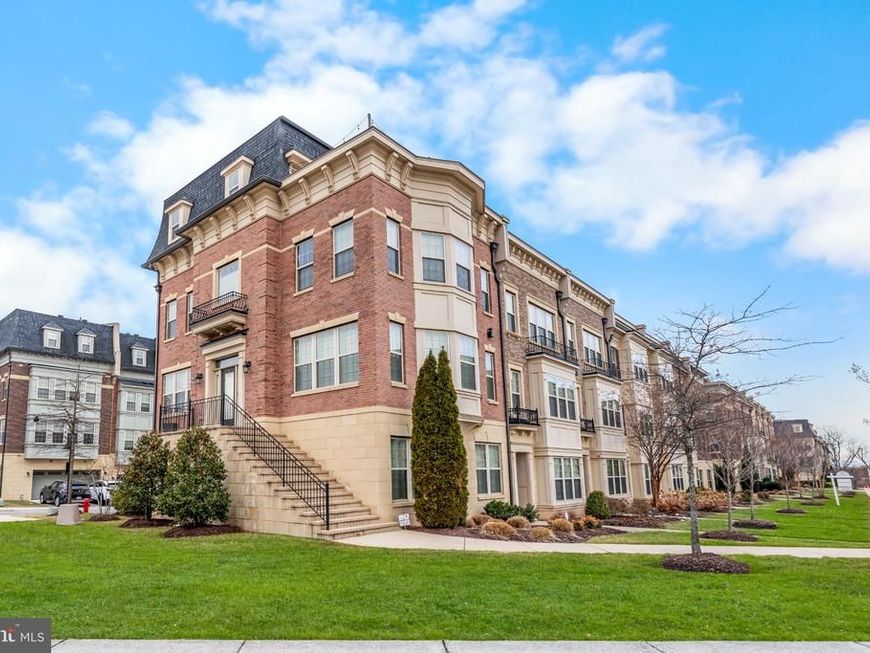 726 River Mist Drive , Unit 221, Oxon Hill, MD 20745 Main Photo