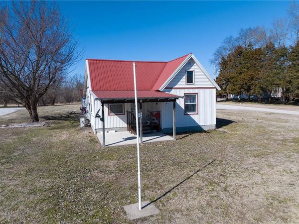 401 S 8th Street, Deepwater, MO 64740