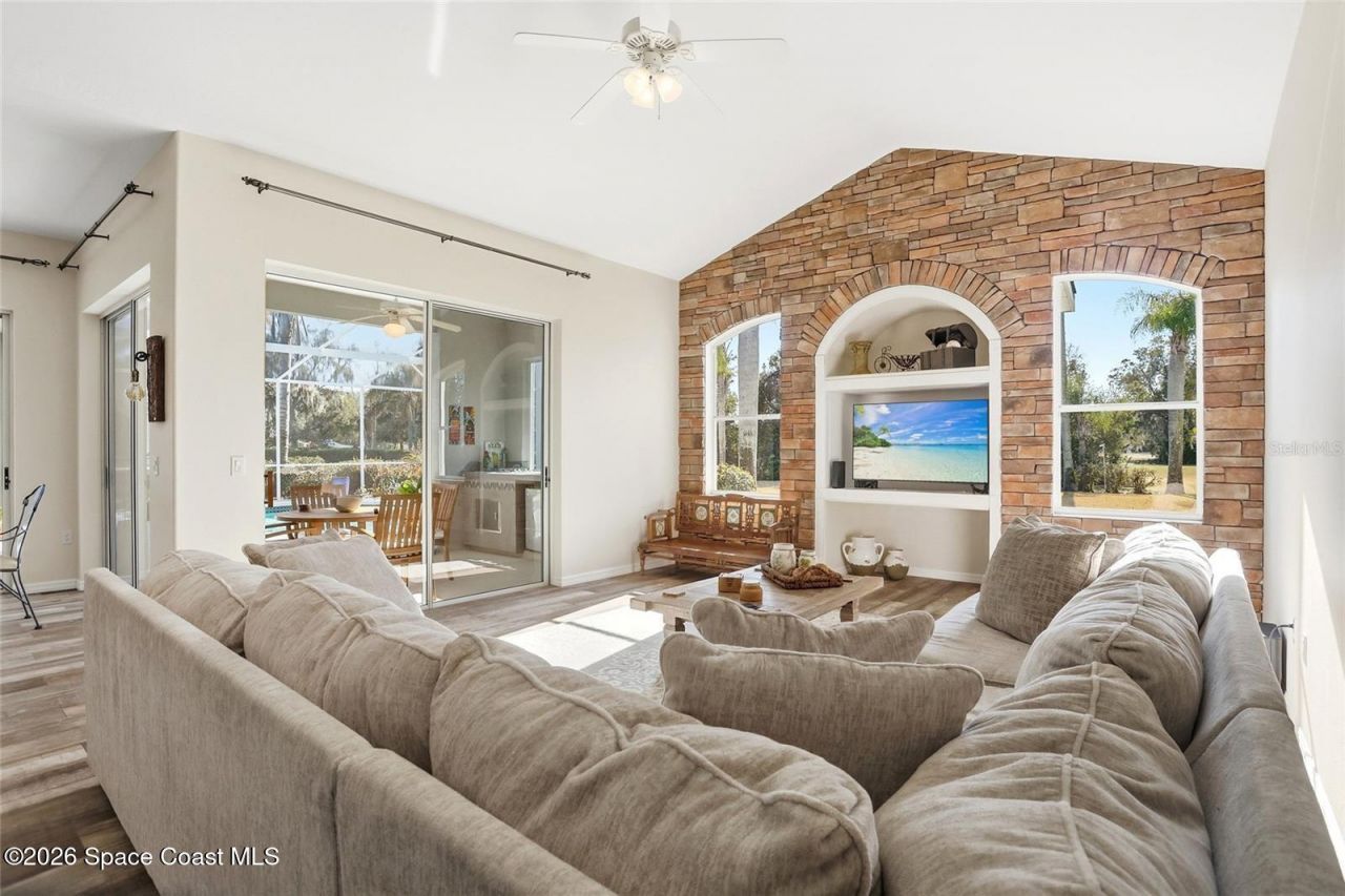 483 N Pine Meadow Drive , Debary, FL 32713 Photo