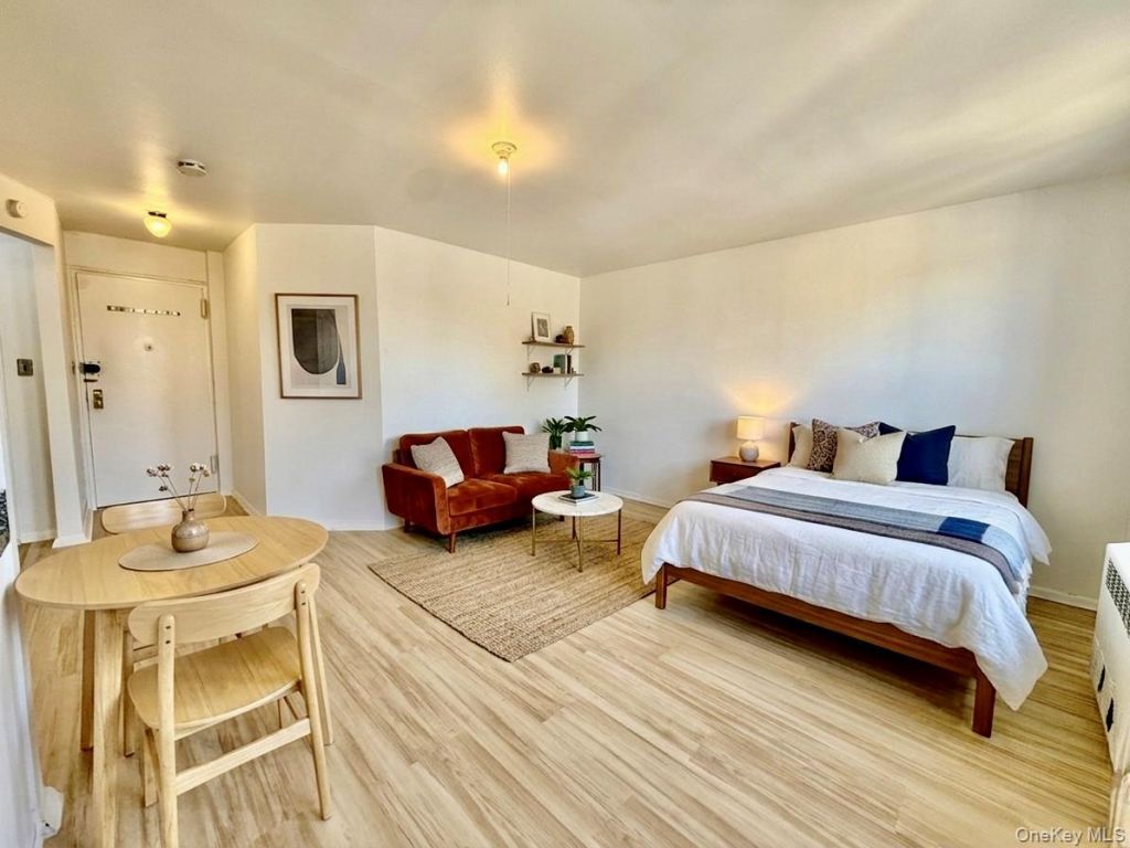 140-35 Beech Avenue, Unit 7A, Flushing, NY 11355 Main Photo