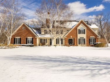 4 Merryhill Lane, Pittsford, NY 14534