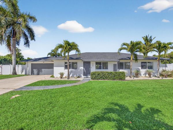 937 SW 36th Court, Boynton Beach, FL 33435