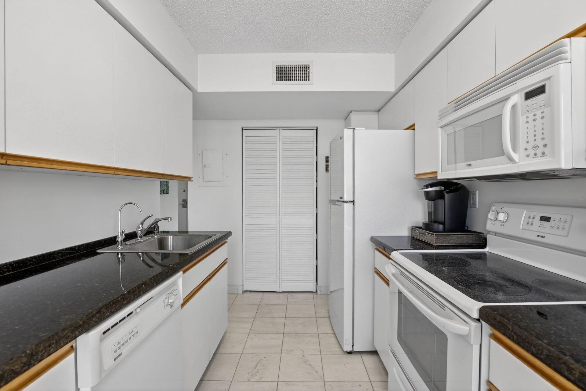 3400 NE 192nd Street, Unit 1008, Miami, FL 33180 Photo