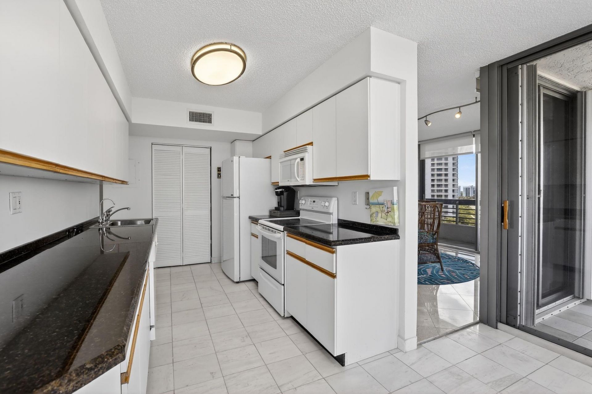 3400 NE 192nd Street, Unit 1008, Miami, FL 33180 Photo