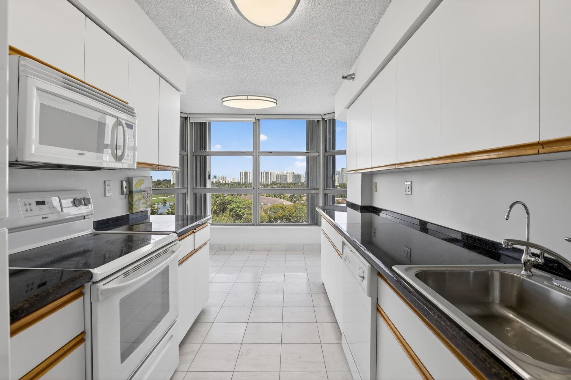 3400 NE 192nd Street, Unit 1008, Miami, FL 33180 Photo