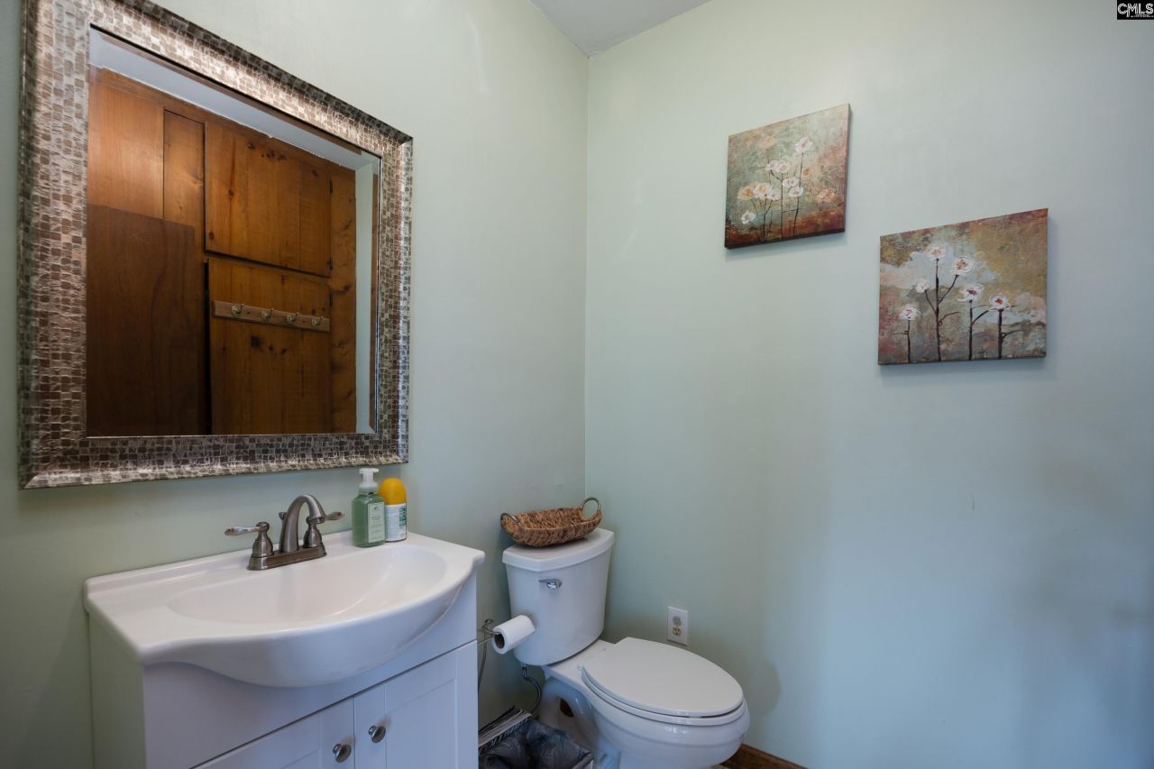 708 Fairway Lane  Photo 17