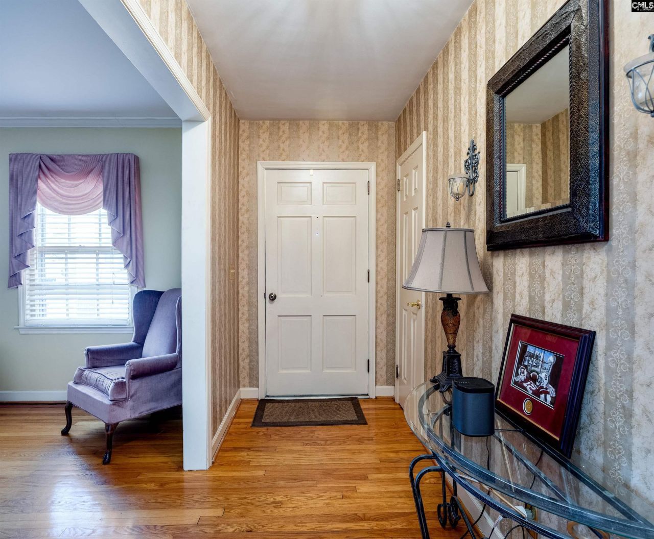 708 Fairway Lane  Photo 4