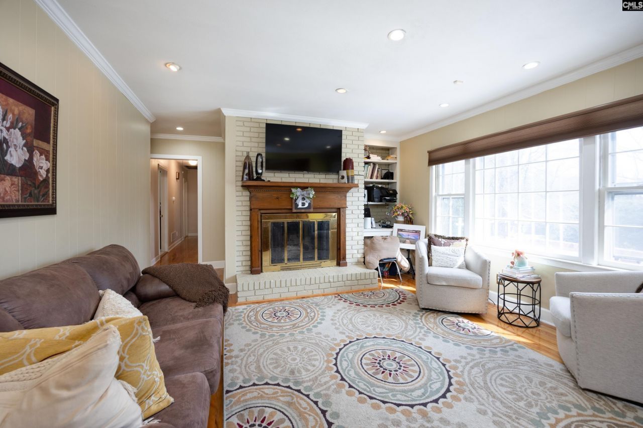 708 Fairway Lane  Photo 8