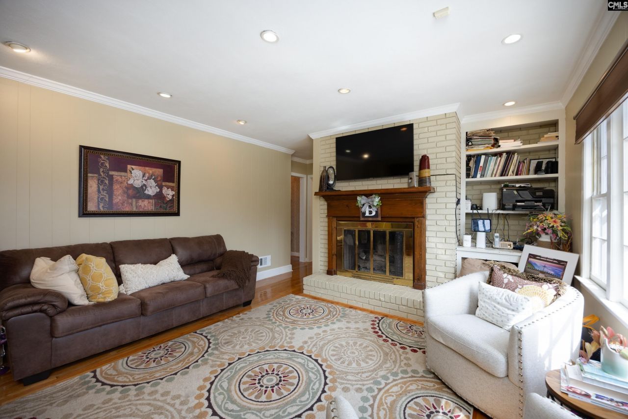 708 Fairway Lane  Photo 9