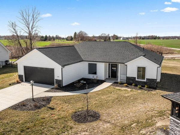 1584 Lagonda Trail, Fort Wayne, IN 46818