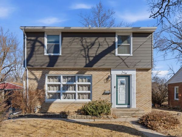 1228 Dover Court, Davenport, IA 52803