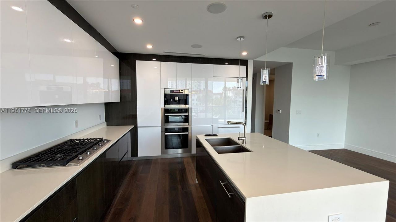 3250 NE 188th St , Unit 204, Aventura, FL 33180 Photo