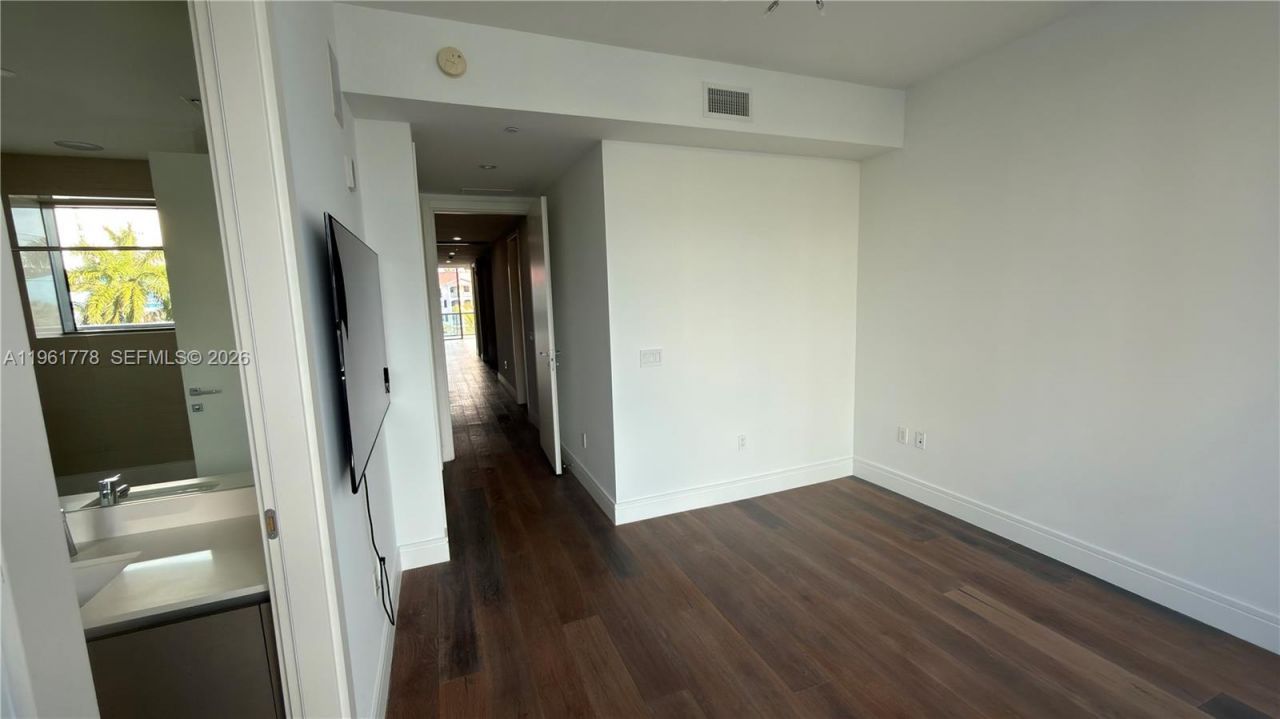 3250 NE 188th St , Unit 204, Aventura, FL 33180 Photo