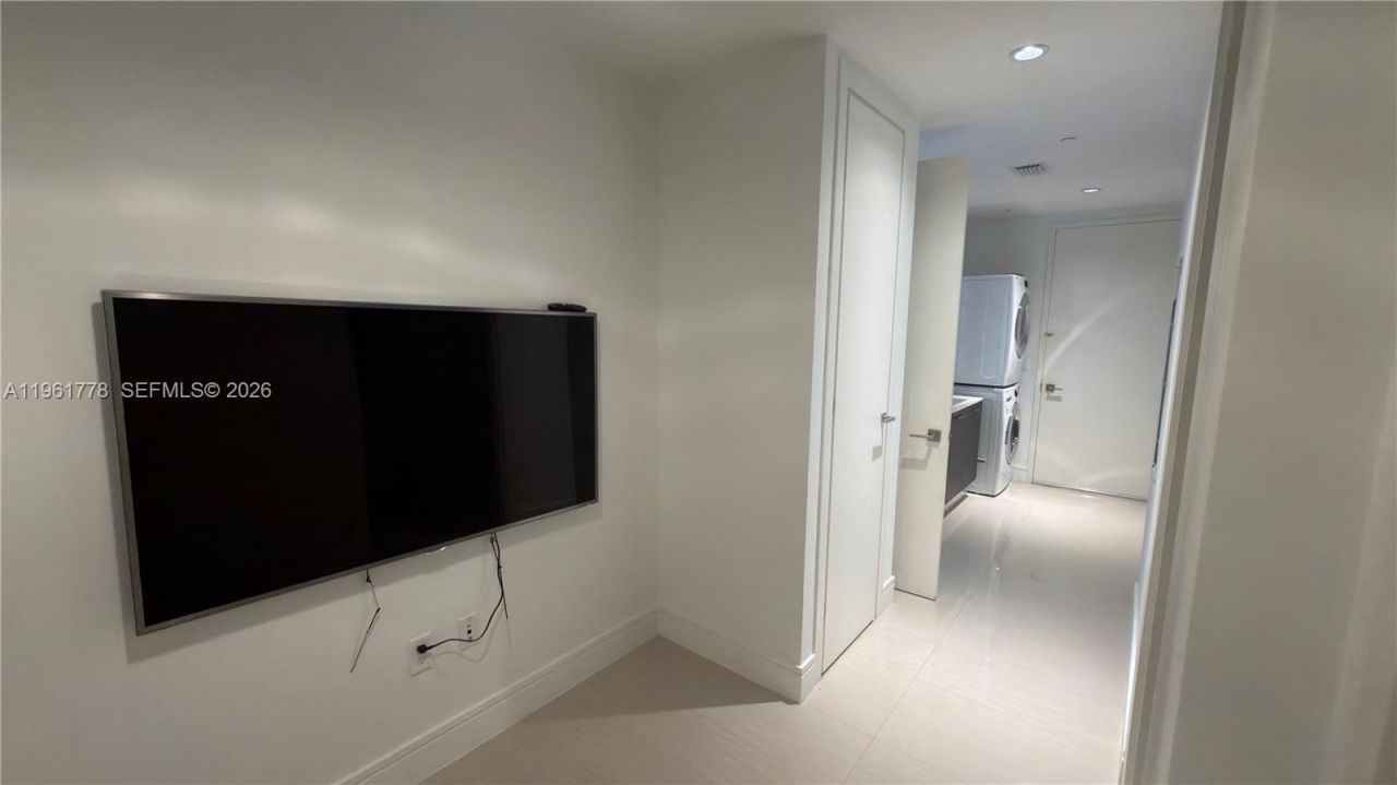 3250 NE 188th St , Unit 204, Aventura, FL 33180 Photo