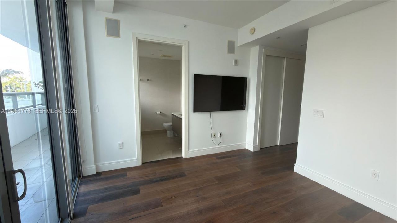 3250 NE 188th St , Unit 204, Aventura, FL 33180 Photo