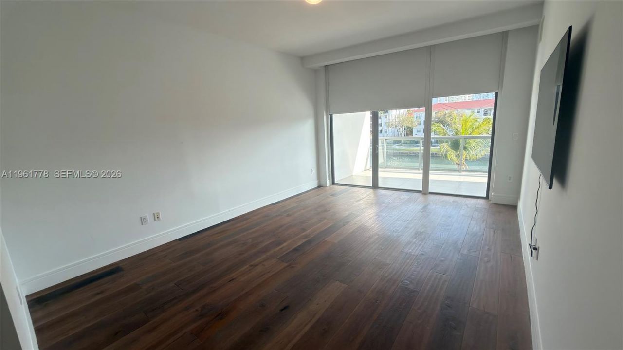 3250 NE 188th St , Unit 204, Aventura, FL 33180 Photo