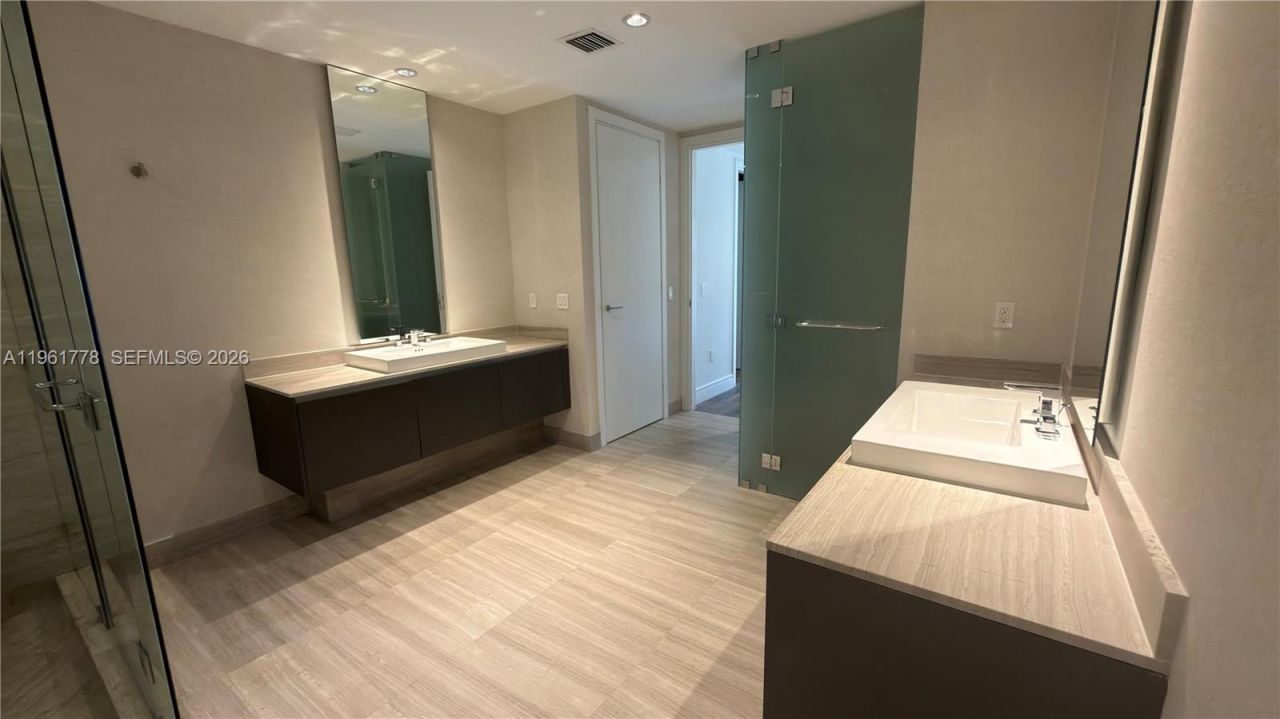 3250 NE 188th St , Unit 204, Aventura, FL 33180 Photo